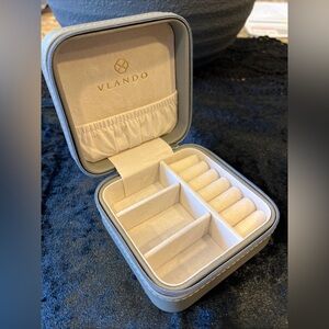Vlando Light Grey Mini Travel Jewelry Box